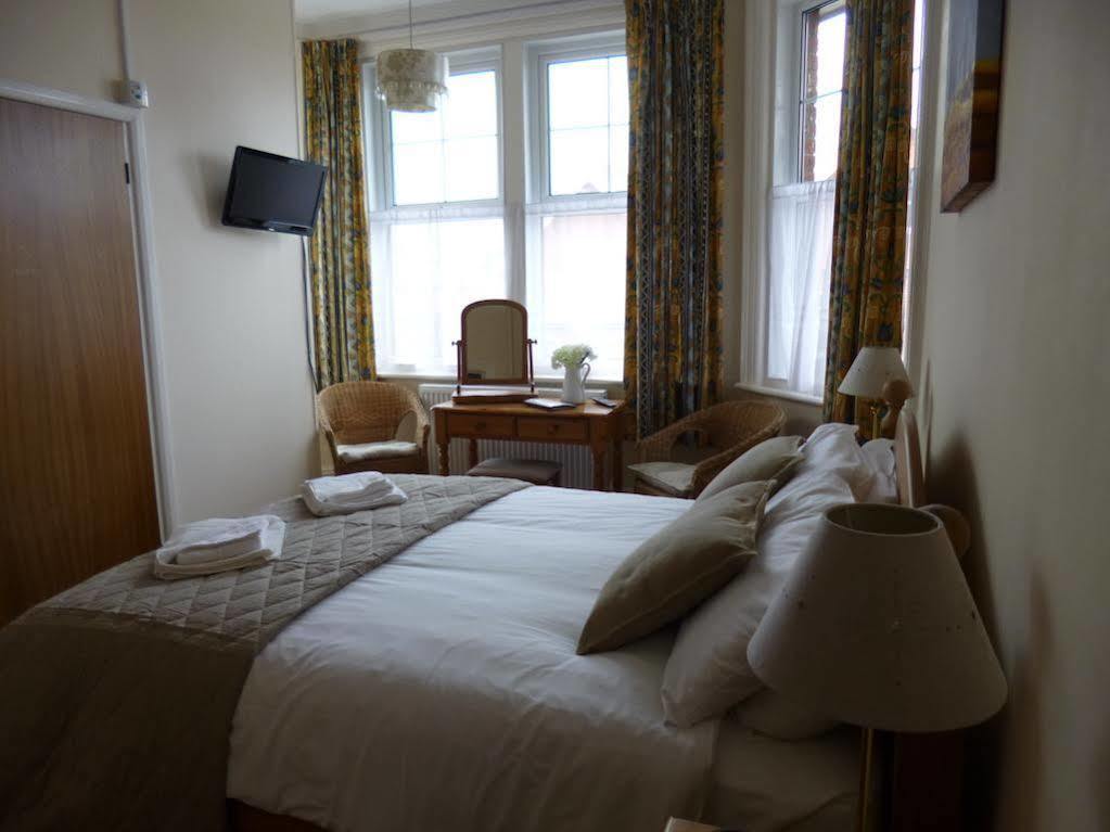 Beamsley Lodge B&B Eastbourne Exterior photo